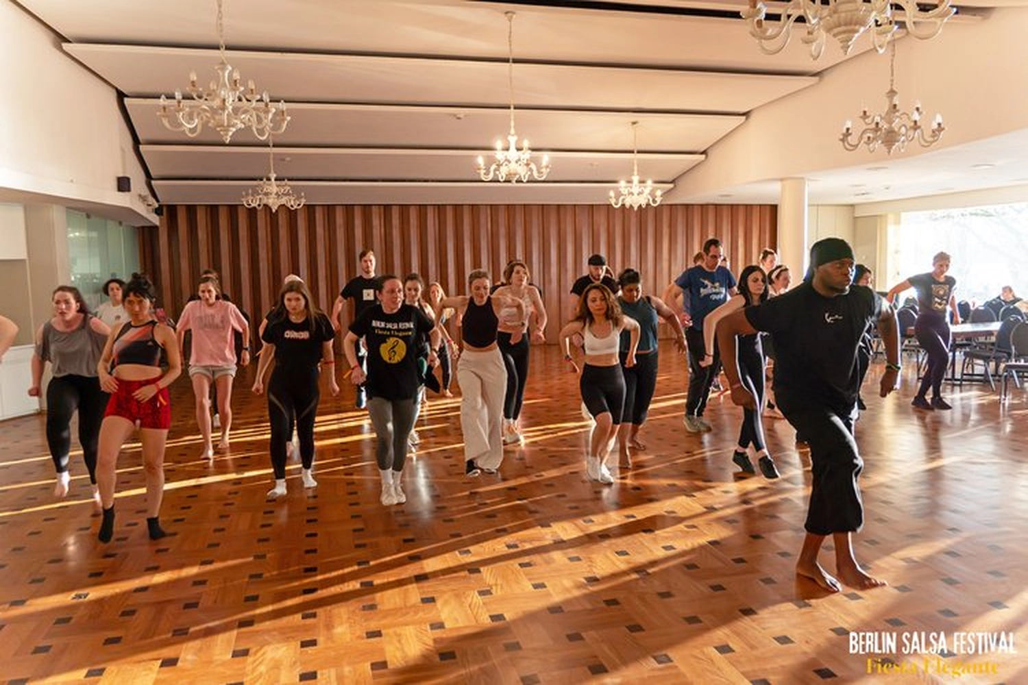 Brizon – Tanzunterricht und Performance – Bewegungstraining 